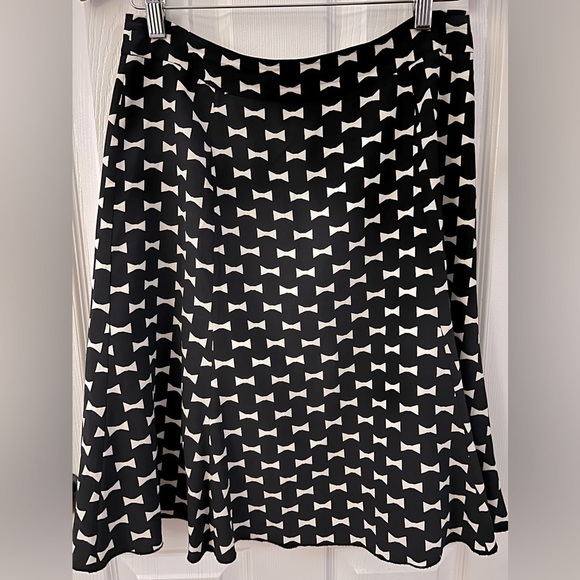 KATE SPADE SILK BOWTIE A-LINE SKIRT SIZE 8 - Picture 1 of 2